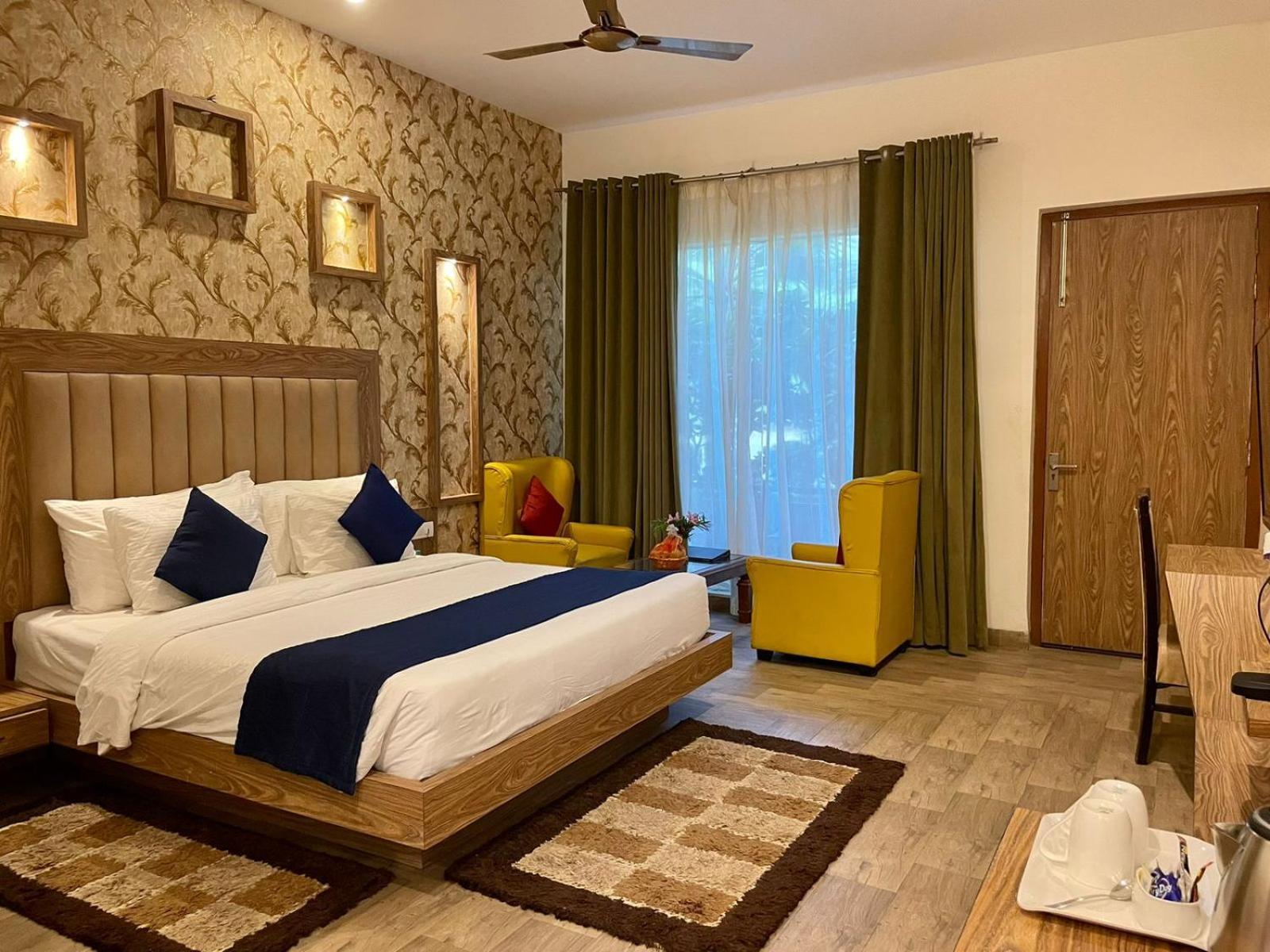 Winsome Resort & Spa Corbett Рамнагар Экстерьер фото