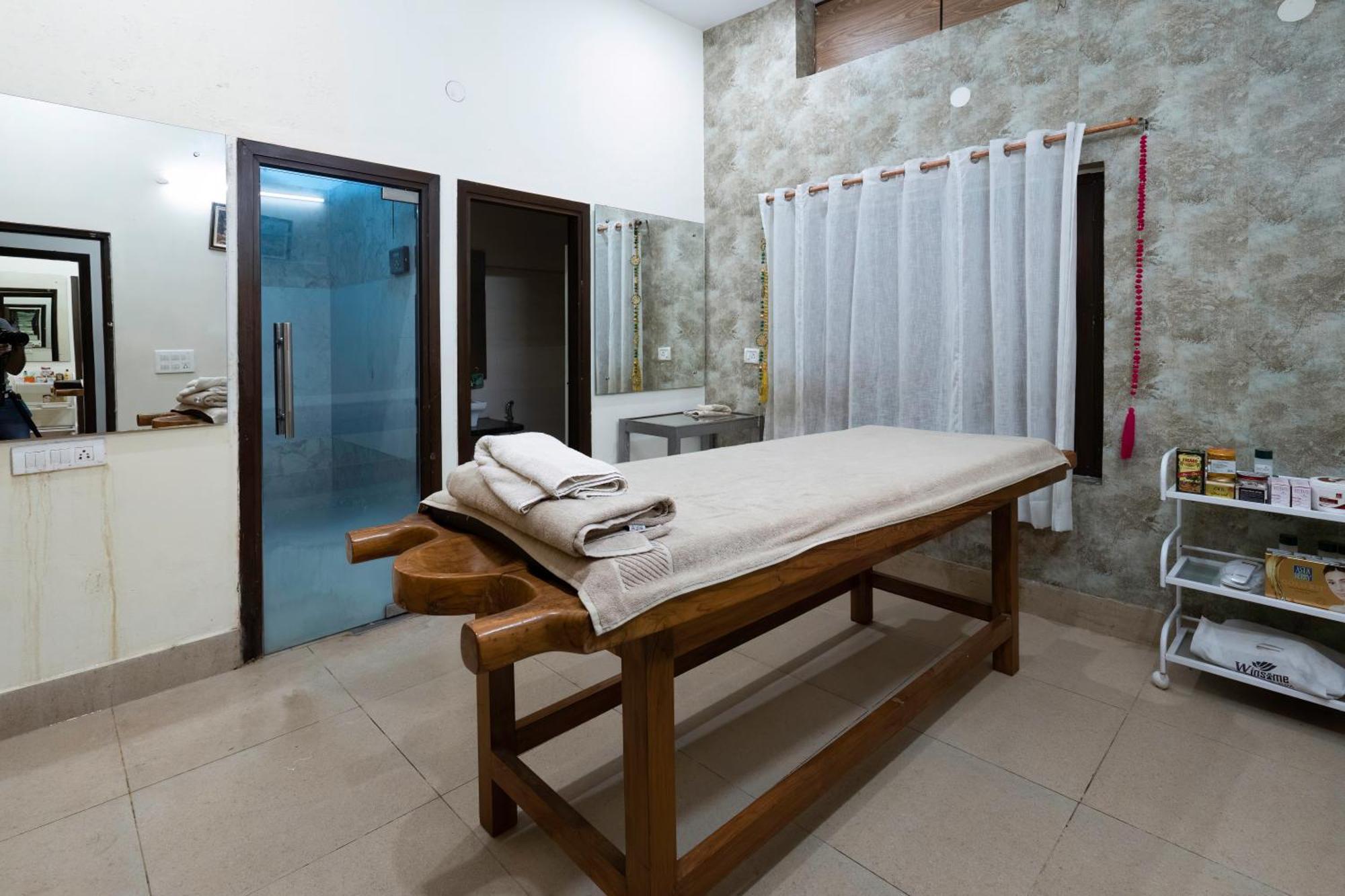 Winsome Resort & Spa Corbett Рамнагар Экстерьер фото