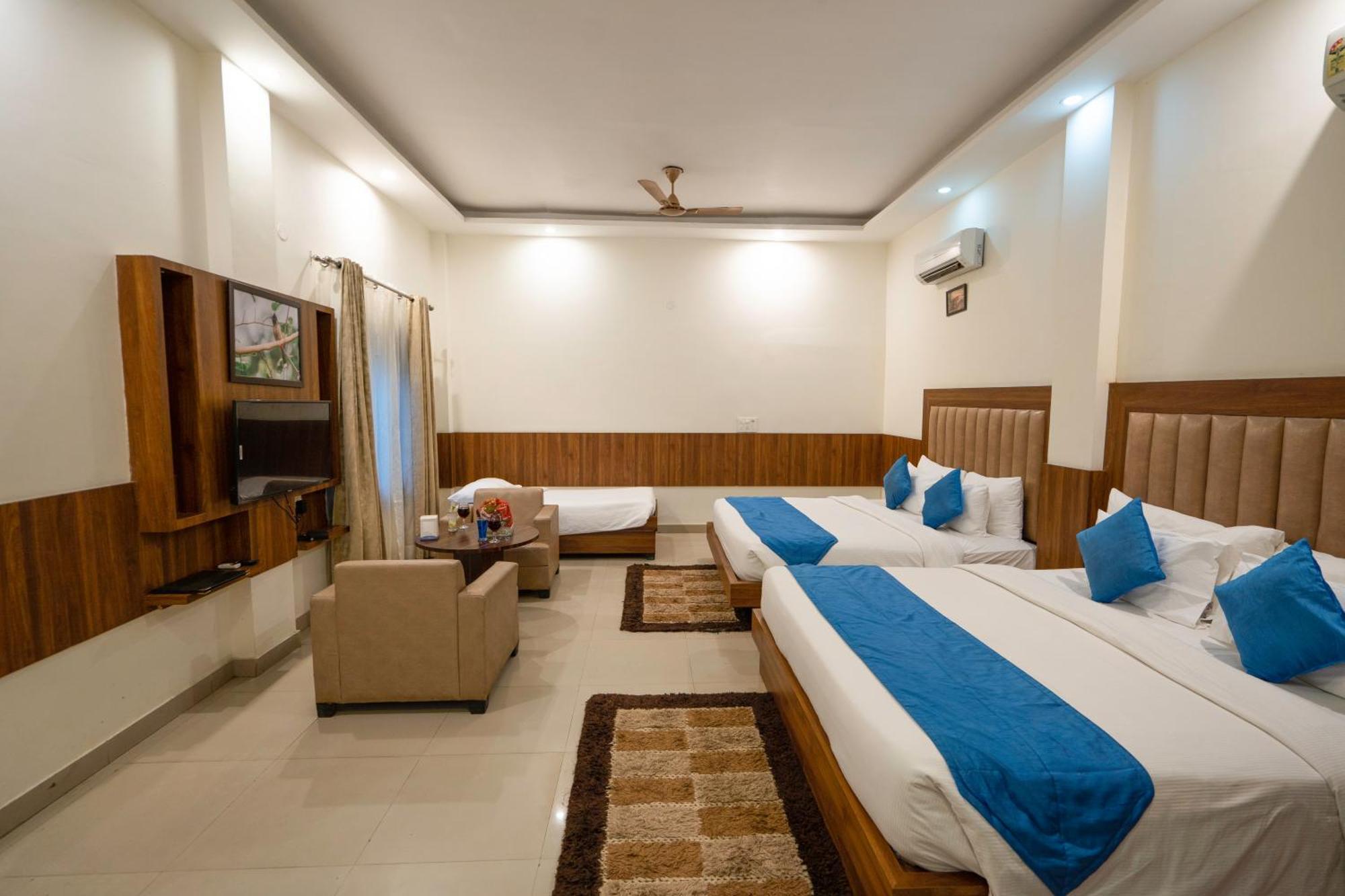 Winsome Resort & Spa Corbett Рамнагар Экстерьер фото