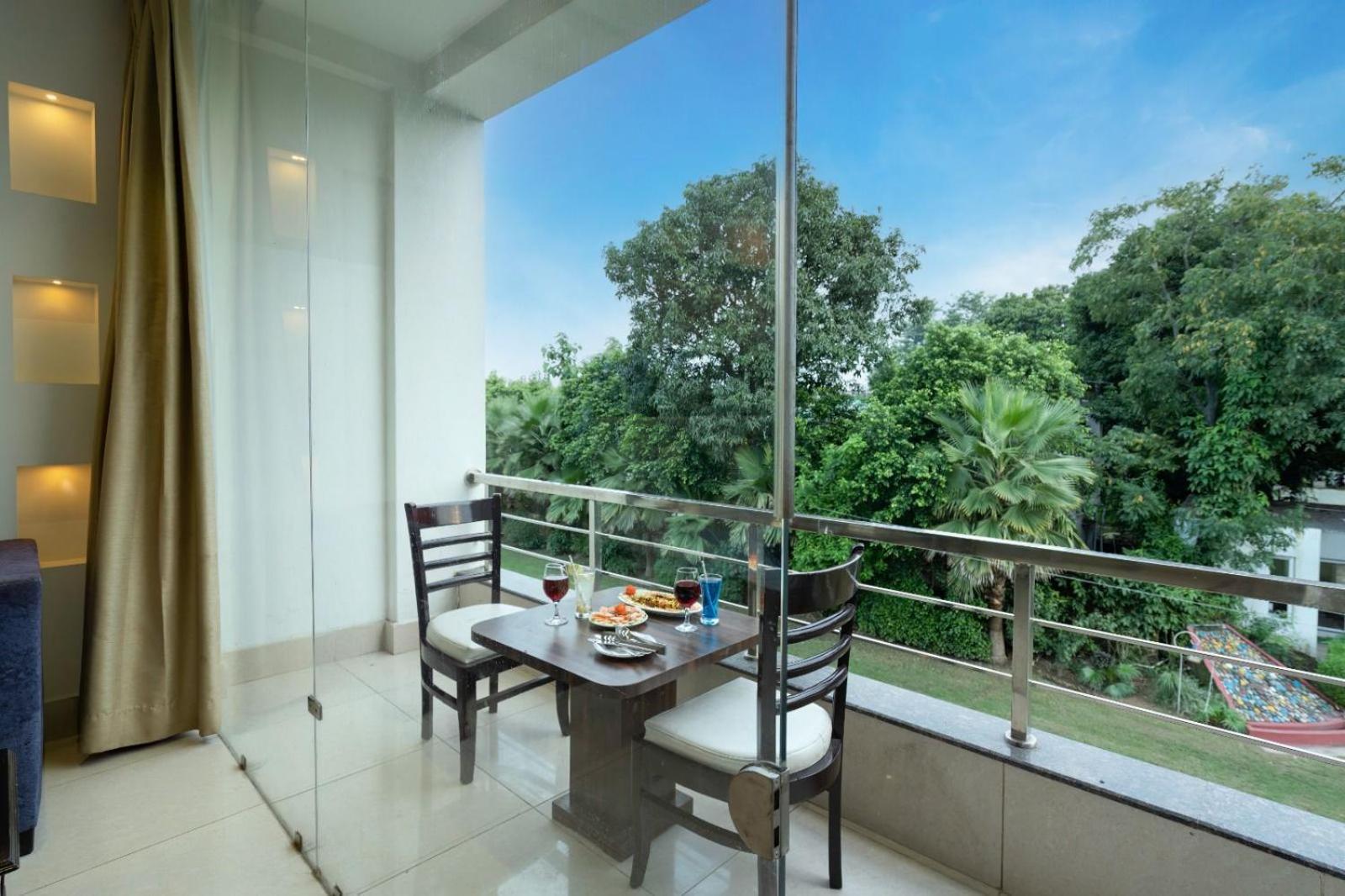 Winsome Resort & Spa Corbett Рамнагар Экстерьер фото