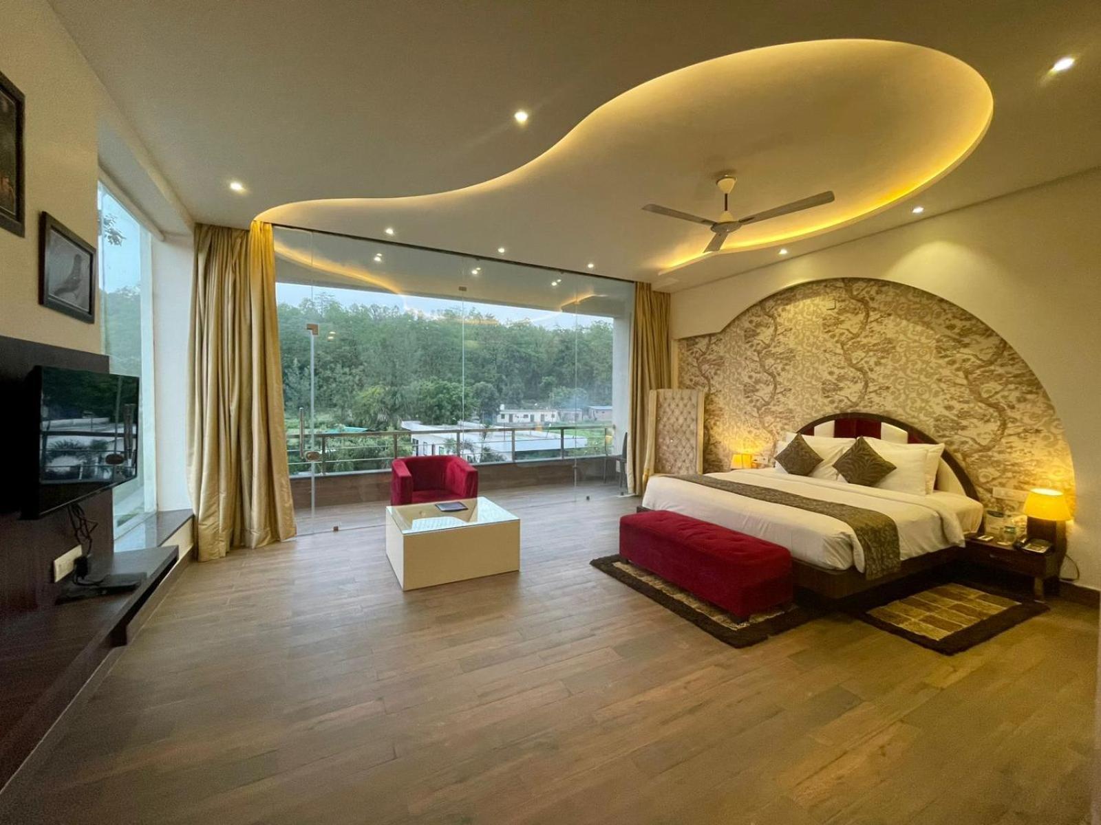 Winsome Resort & Spa Corbett Рамнагар Экстерьер фото
